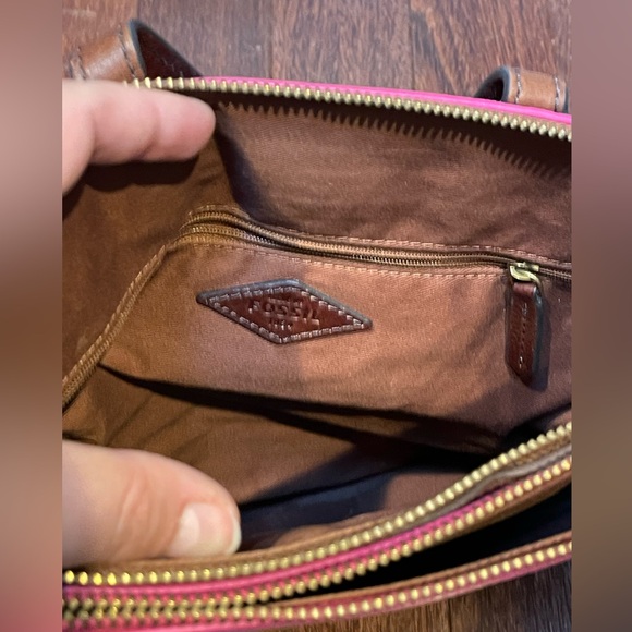 Fossil Convertible Purse/Backpack and Wallet Set - Picture 3 of 8